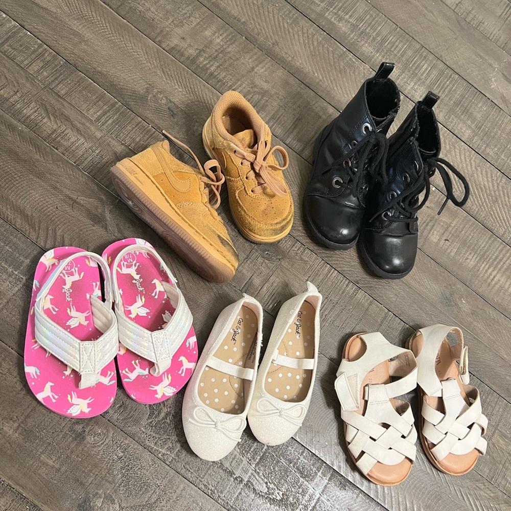 Bundle of size 7 toddler girl shoes GUC/EUC (7 pairs total)
